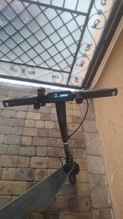 Vand trotineta electirca ninebot sau schimb cu-descriere