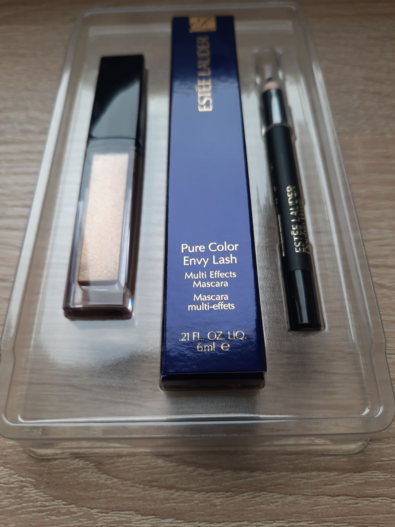Estee Lauder - продукти, мостри, комплекти гр. Казанлък • OLX.bg