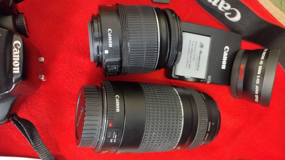 Canon Rebel XSi EOS 450D с обективи и аксесоари