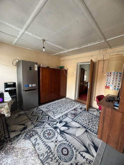 Srochno sotiladi . Narxi kelishiladi. fermerlar ucun qulay uy