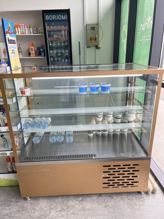 Продам холодильник стеллаж