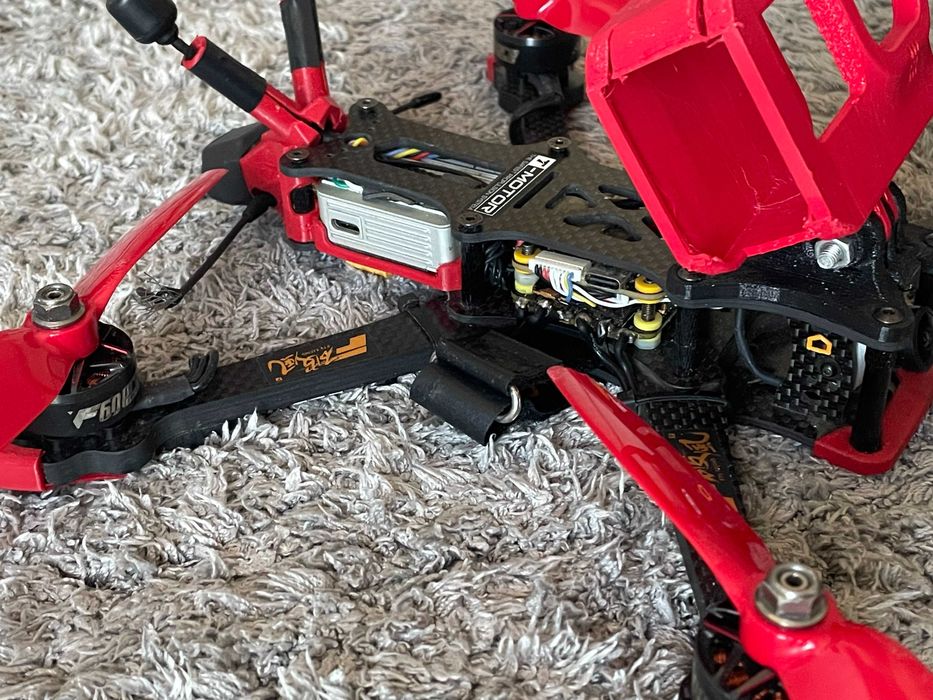 Drona FPV digitala - kit complet. Se vinde si pe bucati