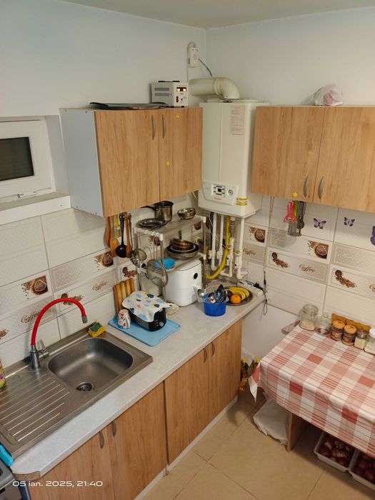 Casă de vânzare în Năvodari – Centru, 2 Grupuri Sanitare, 90 mp utili, Gaze