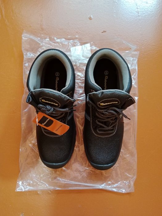 Продам новый рабочий ботинки