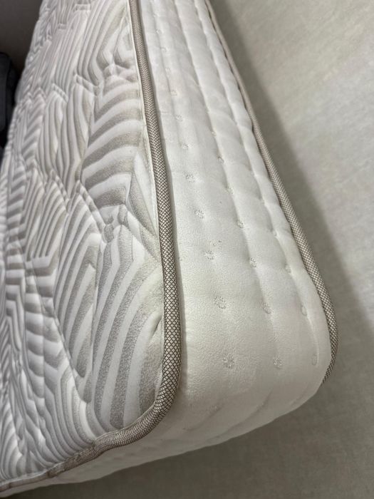 Качественный матрас King Size: 200х180х23