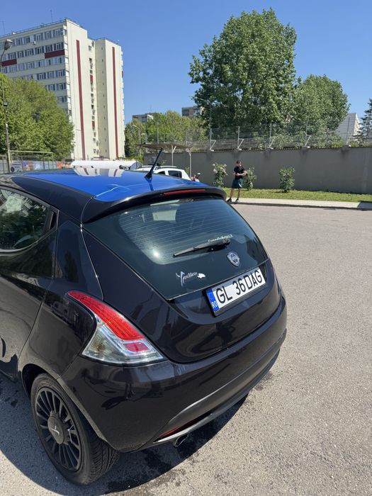 Lancia ypsilon 2014