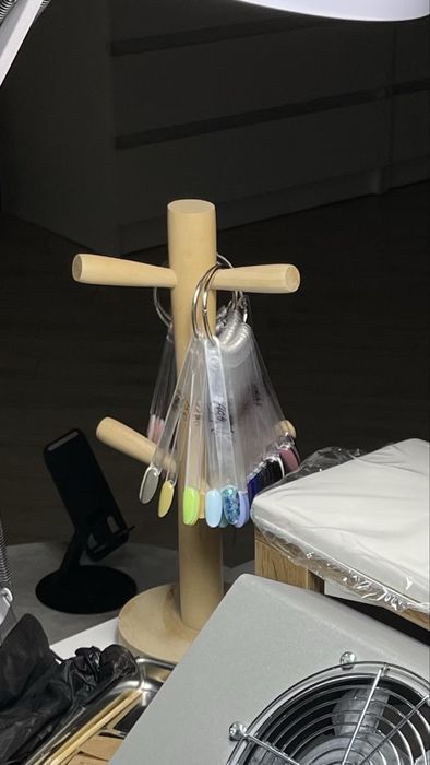 Продам подставку под типсы