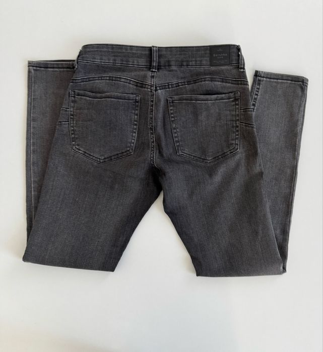 Blugi gri inchis Bershka