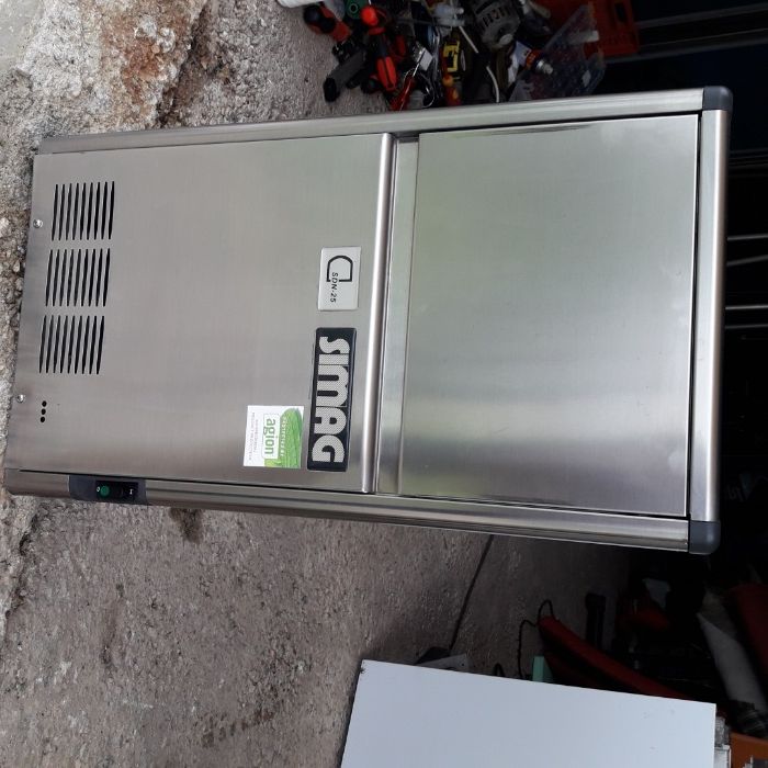 Полупрофесионален ледогенератор