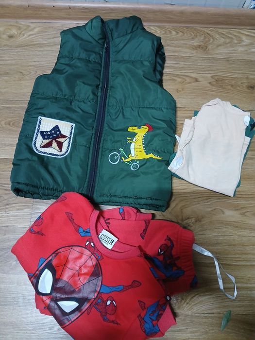 Donez haine pentru copii