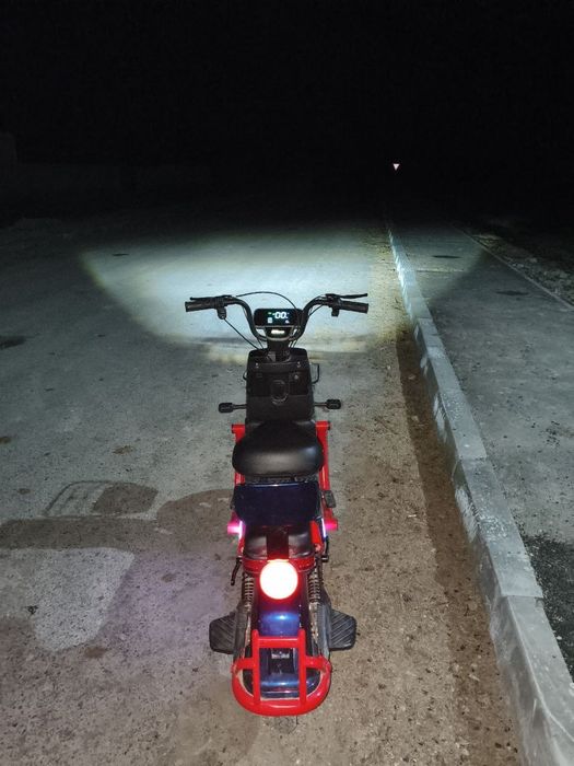 Электроный скутер