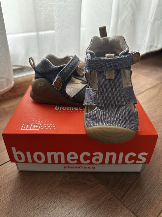 Biomecanics сандали