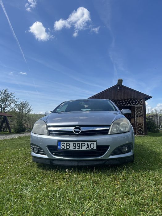 Vând OPEL Astra GTC