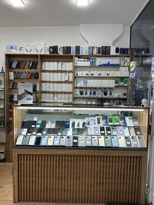 Turli xildagi telefonlar va aksesuarlar naxt va 12-oylik rasrochkaga
