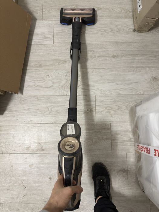 Aspirator vertical PHILIPS SpeedPro Max 25.2V defect, 75 min,perie led