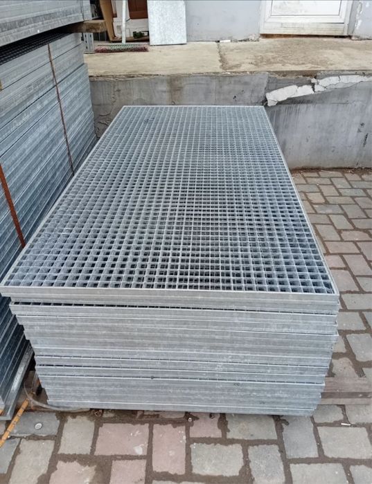 Gratare zincate galvanizate
