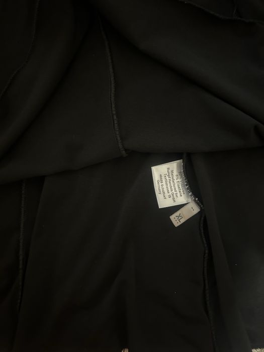 Черна пола с ластик