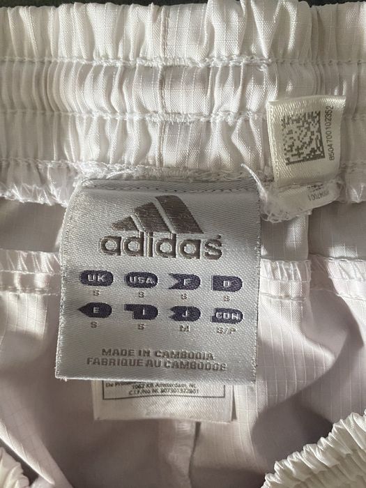 Adidas Shorts (Unisex) L size