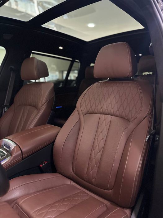 Bugun sotuvimizda BMW X7 40i