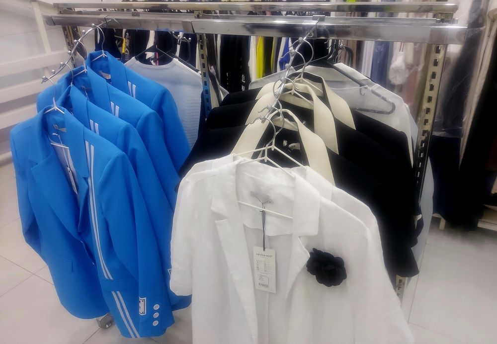 Стойка, рейка для одежды