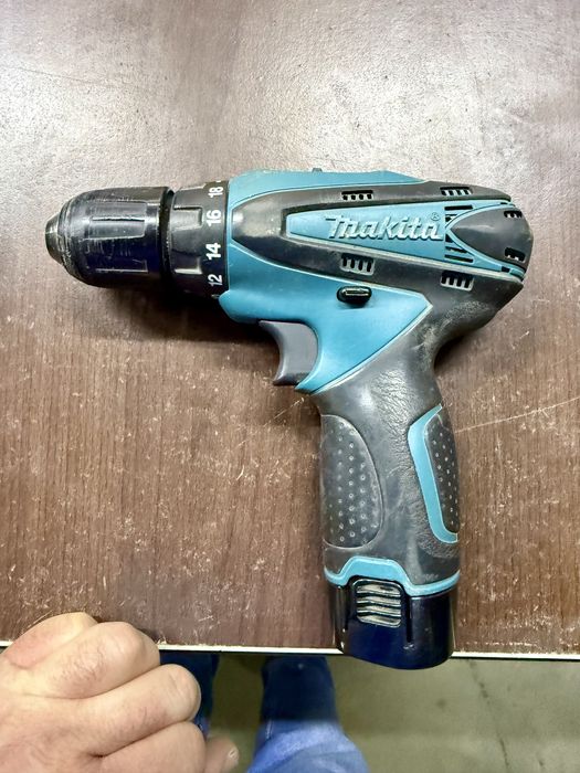 Makita  Mașină  de inșurubat si de găurit