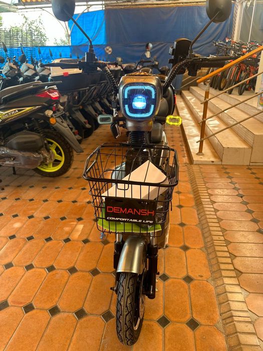 Elektro skuter yangi dastafka bor