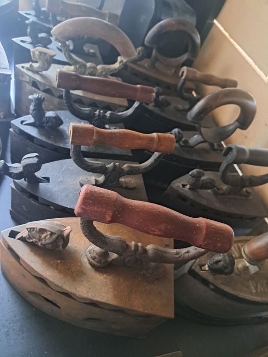 Vând colecție fiare de calcat