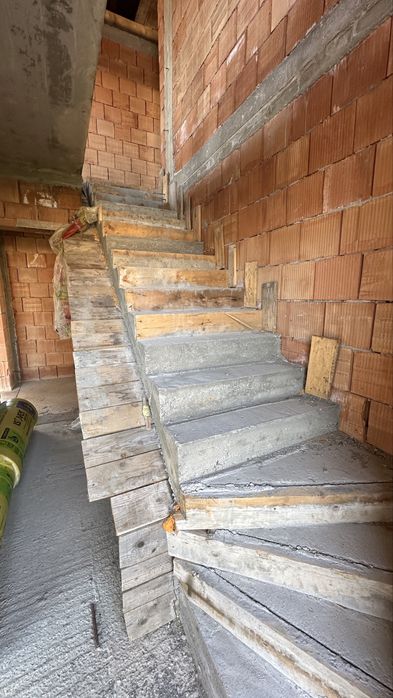 Casă la roșu, în construcție | Vetis-Satu Mare