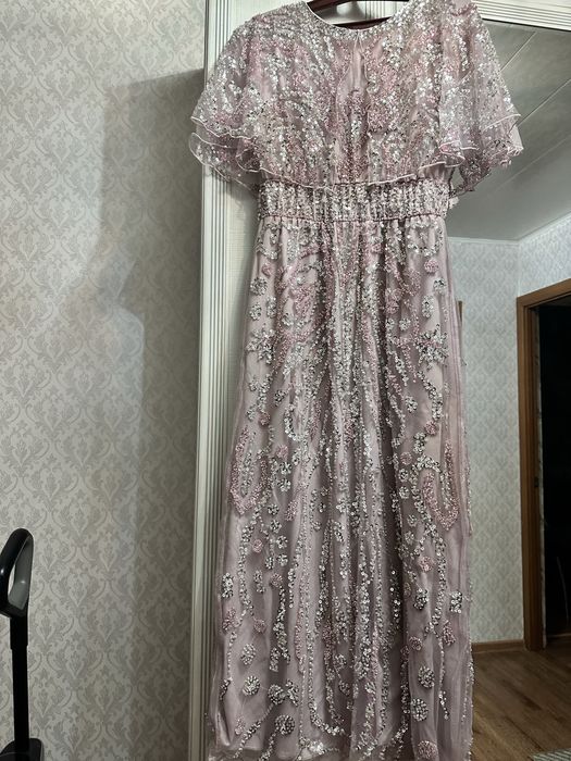 Вечернее платье на торжество