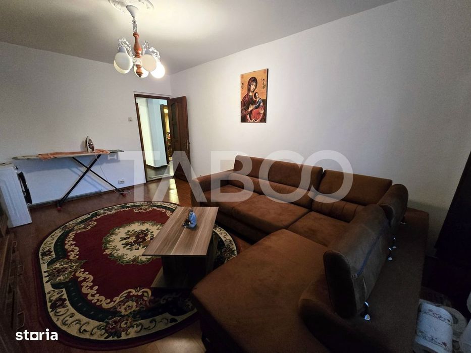 Apartament 3 camere decomandat 72 mpu 2 bai pivnita Vasile Aaron Sibiu