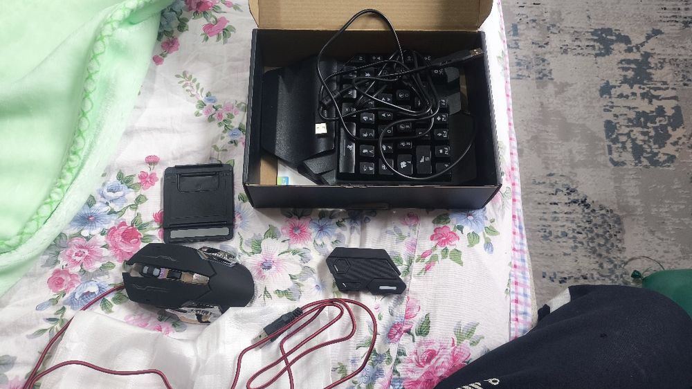 Игровой приставкаа оба за 15к