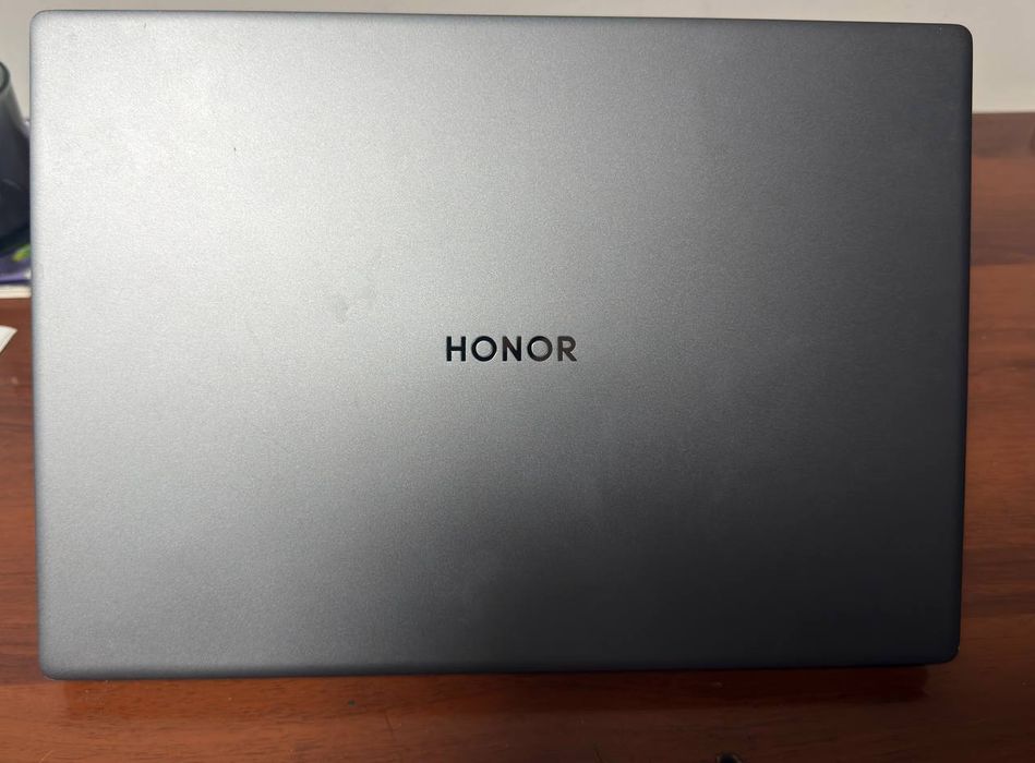 Ноутбук Honor в хорошем состоянии