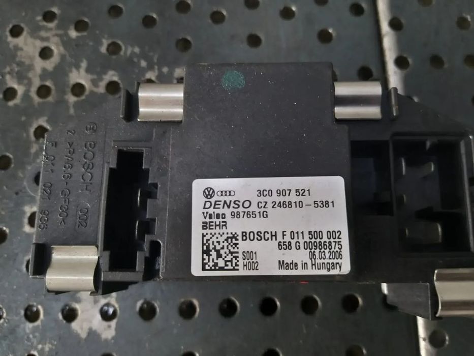 Releu aeroterma vw golf 5 1k 3c0907521 2468105381 987651g f011500002
