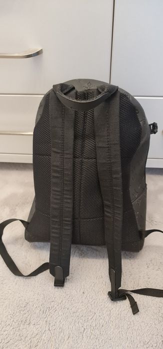 Ghiozdan LV negru