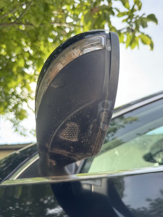 Oglinda stanga LC9X Volkswagen Passat B7 2.0 TDI CFFB Break