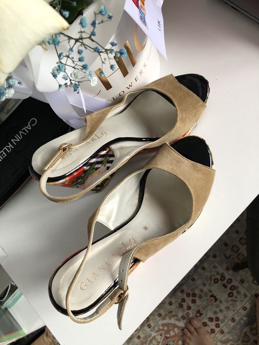 Шикарные босоножки