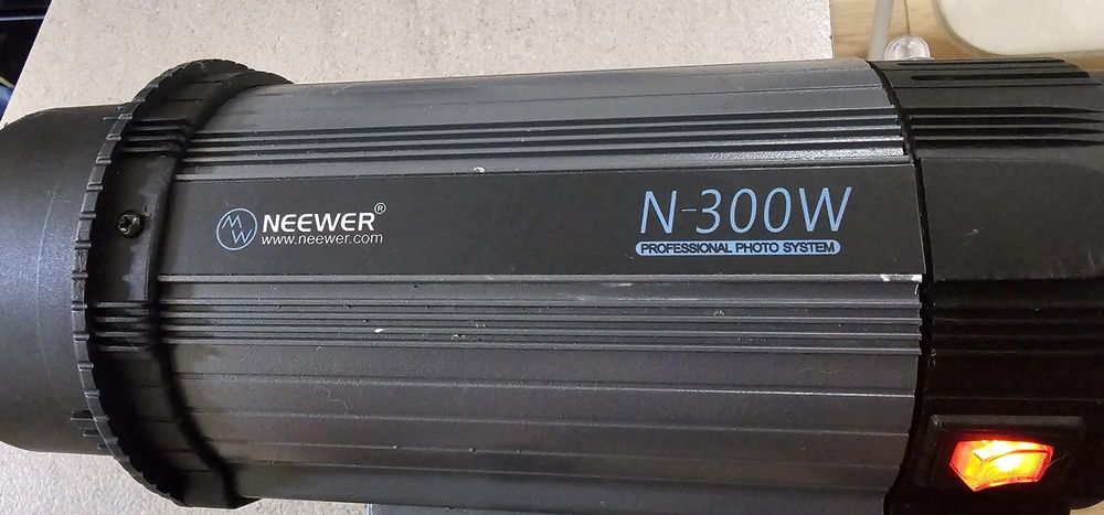 Blitz foto de studii, profesional Neewer N 300W