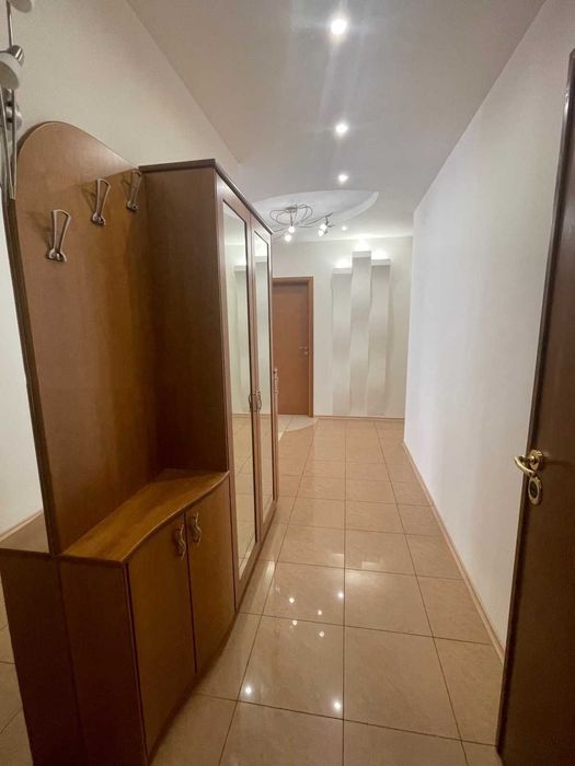 Дава се под наем Тристаен апартамент в София, Борово - 140 кв.м за 1000 € - Снимка #8