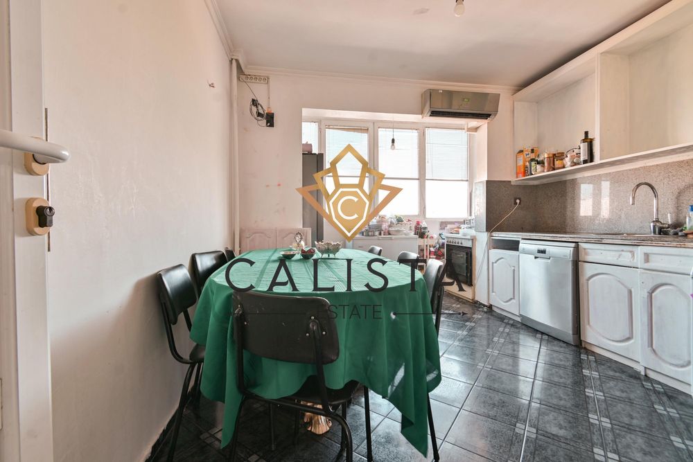 Тристаен апартамент за продажба в ж.к. Младост 4, 2097013