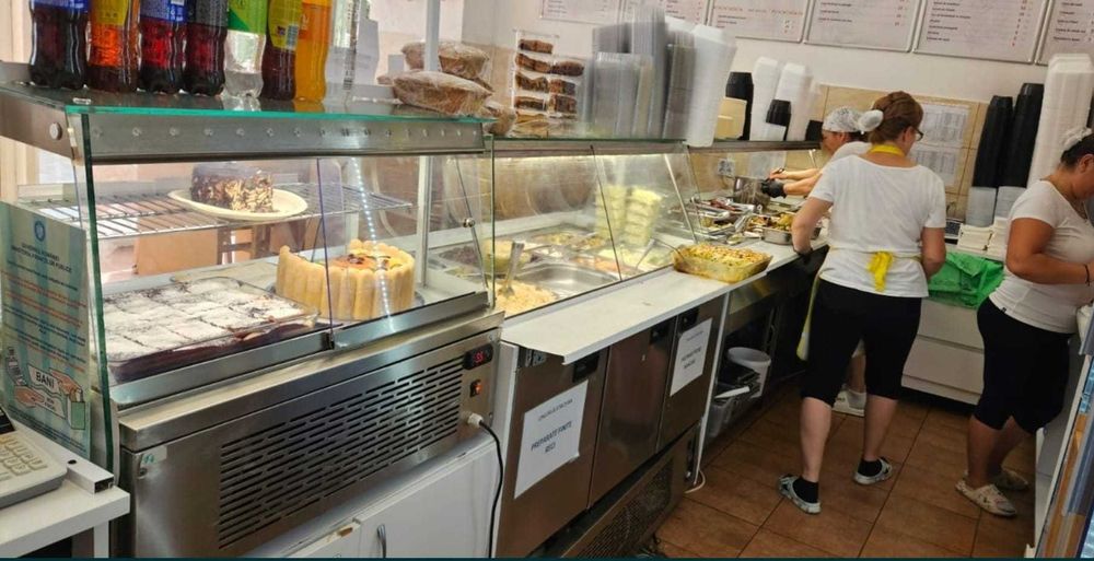 Vitrina RECE Grecia / Masa frigo / PLITA 6Ochi 380V / CUPTOR 20 Tăvi /