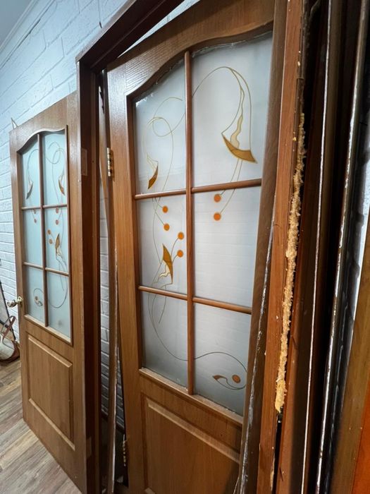 Продается межкомнатные двери 5000 тысяч