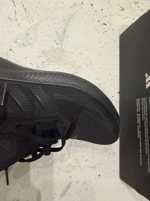 Продам кроссовки adidas