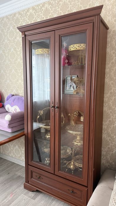 Стенка шкаф витрина продаются