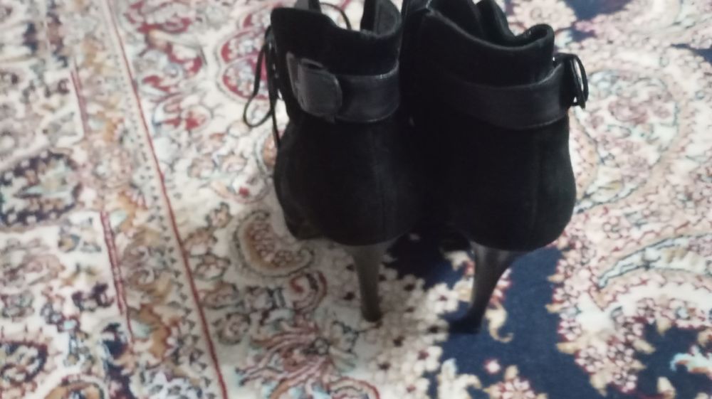 продам сапоги на каблуке