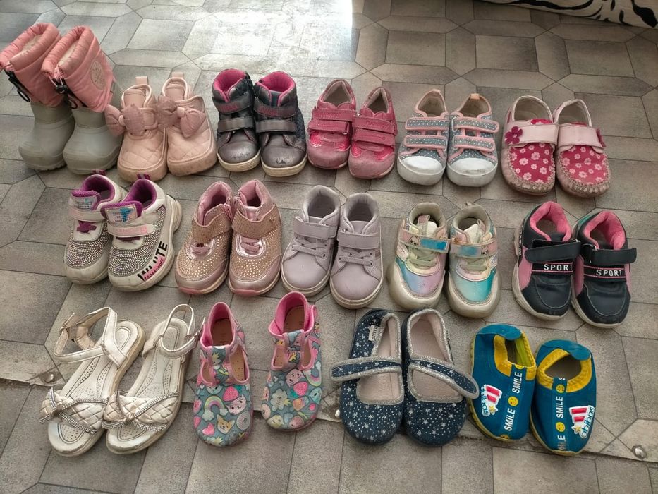 Отдам обувь на девочку