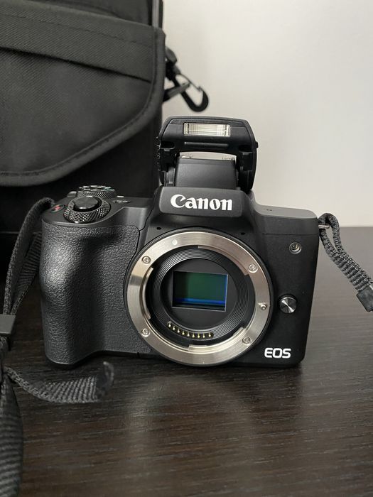Canon EOS M50 MARK II-stare impecabilǎ, ca nou, foarte putin utilizat