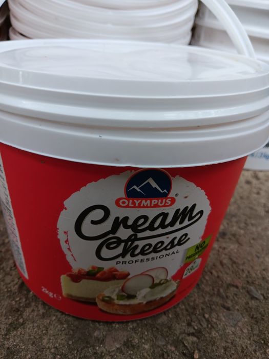 Пласмасови кофи с капак