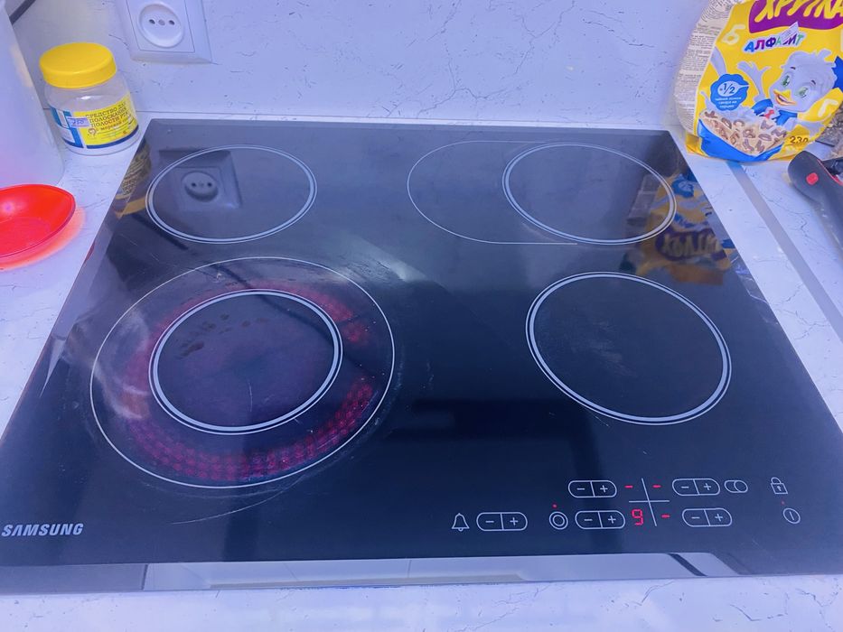 Продеается варочная поверхность