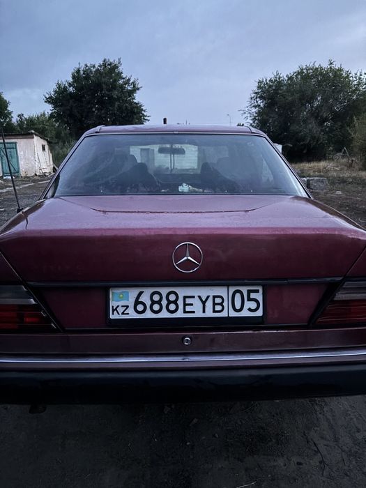 Продам машину Мерседес - Е class