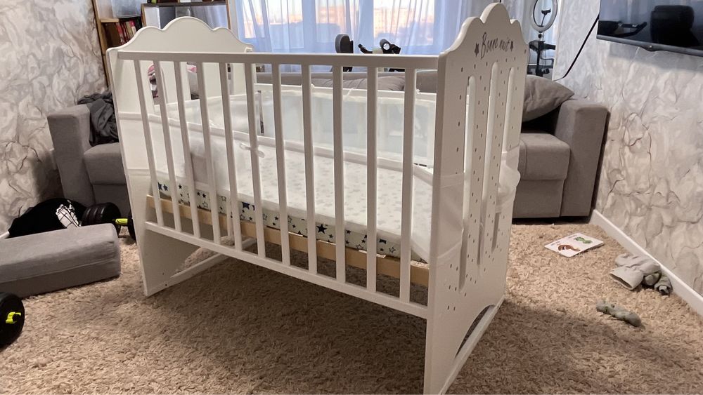 Продам детскую кроватку